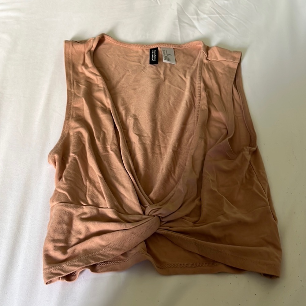 Low V cut Crop Top